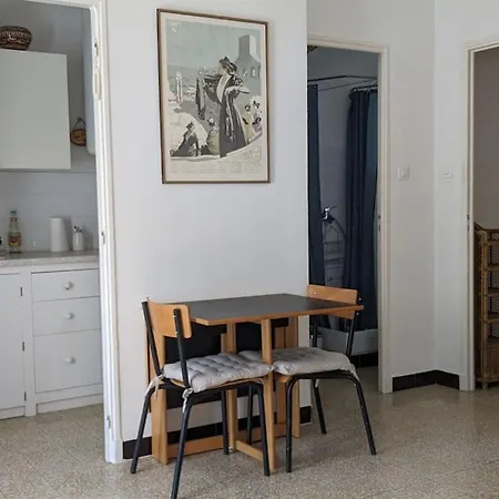 2 Pieces, Acces Jardin, Quartier Residentiel