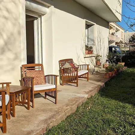 Apartment 2 Pieces, Acces Jardin, Quartier Residentiel
